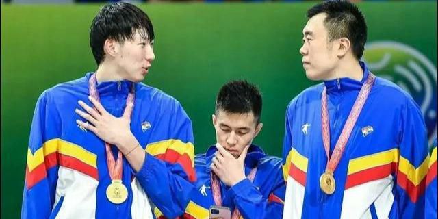 健身教练和埃洛罗演员